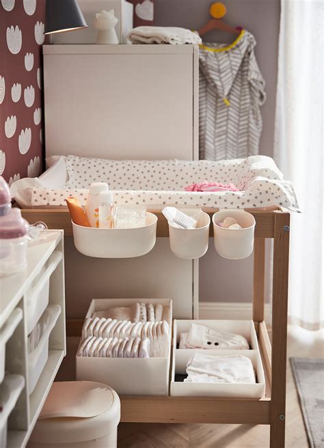 Your baby sleeps safely and comfortably in this crib. . Sniglar changing table